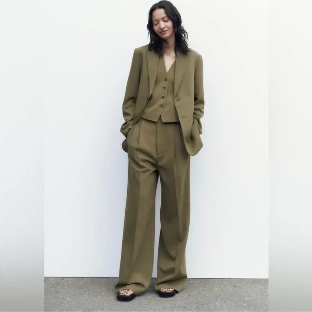 Zara dark Tan/ slightly Green slouchy trousers - Picture 1 of 16
